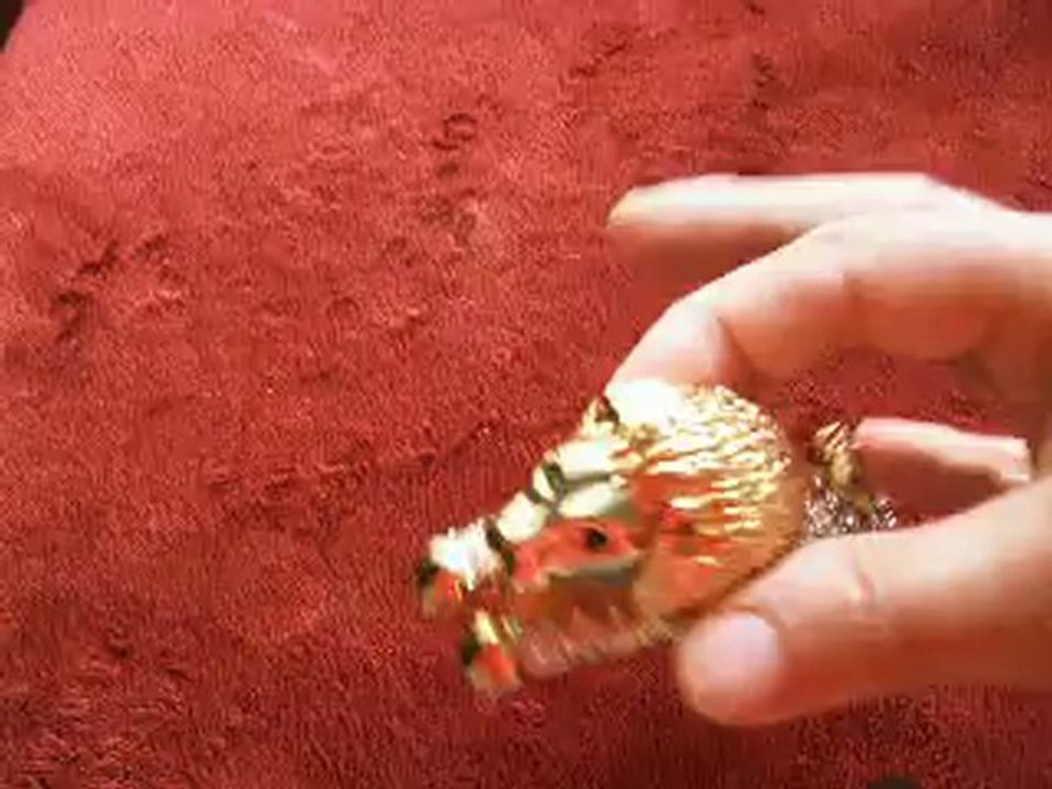 Vintage Gold Tone & Crystal Lion Shoulder Brooch Pin