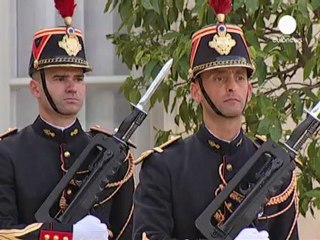 Merkel ve Hollande AB zirvesi öncesi buluştu