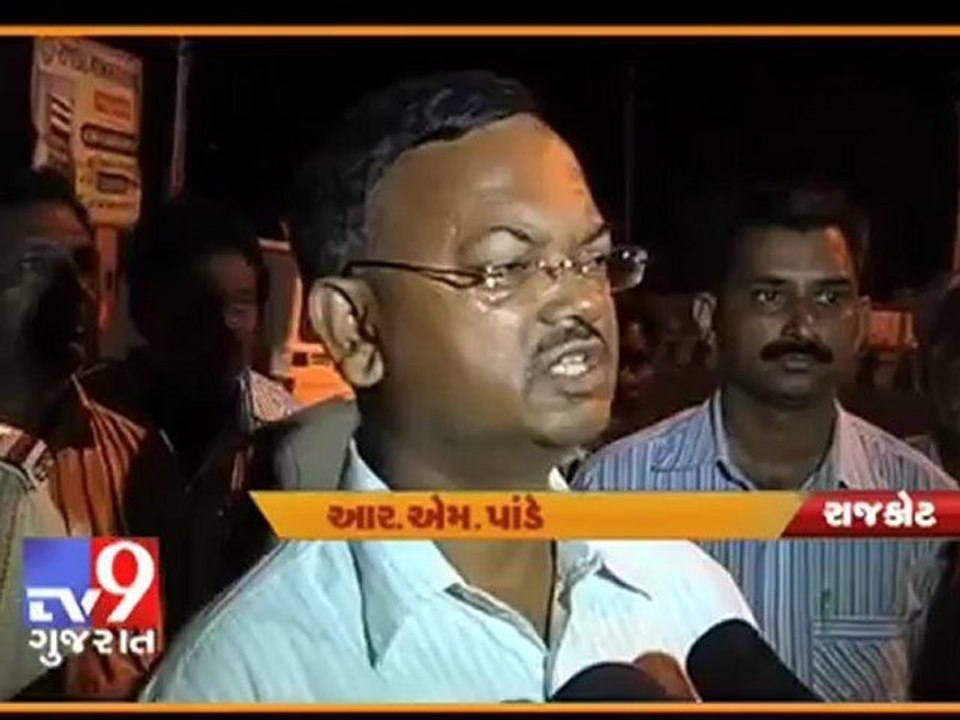 Tv9 Gujarat - Agitated mob set a house on fire after murder of a youth, Rajkot
