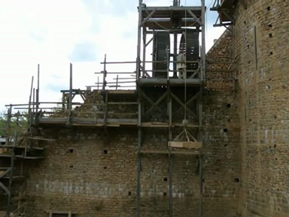 Guédelon La grue cage à écureuil