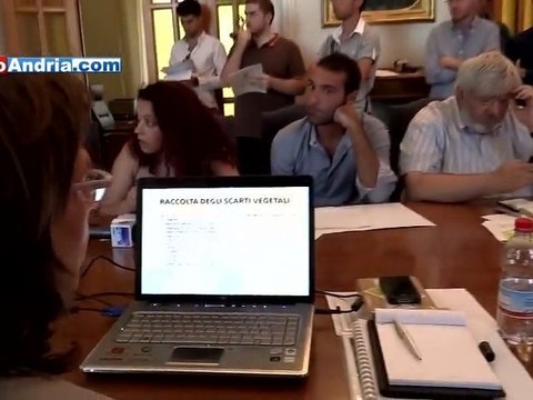 Andria: presentato il nuovo servizio di raccolta rifiuti Porta a Porta - la conferenza stampa