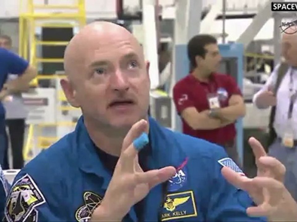 [STS-134] Training - Crew Equipment Interface Test for AMS-02