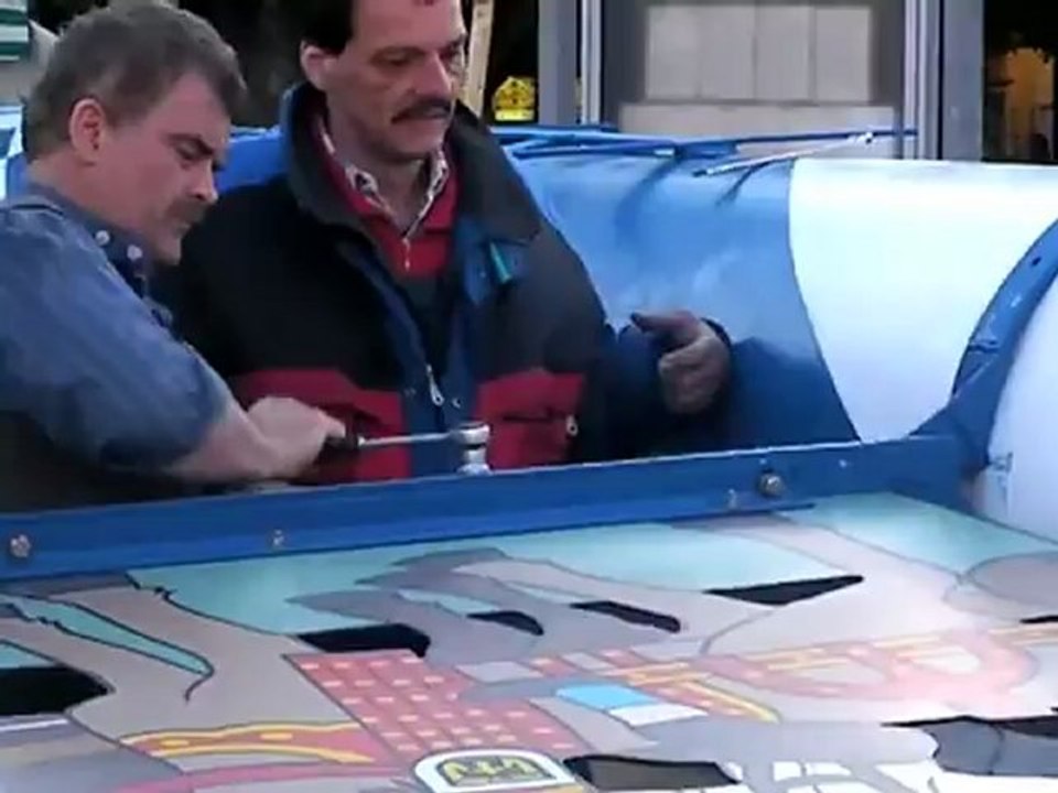 Maibaum aufstellen München, Viktualienmarkt 2008