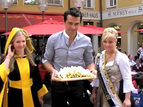 Spargelanstich München 2009 Viktualienmarkt Video