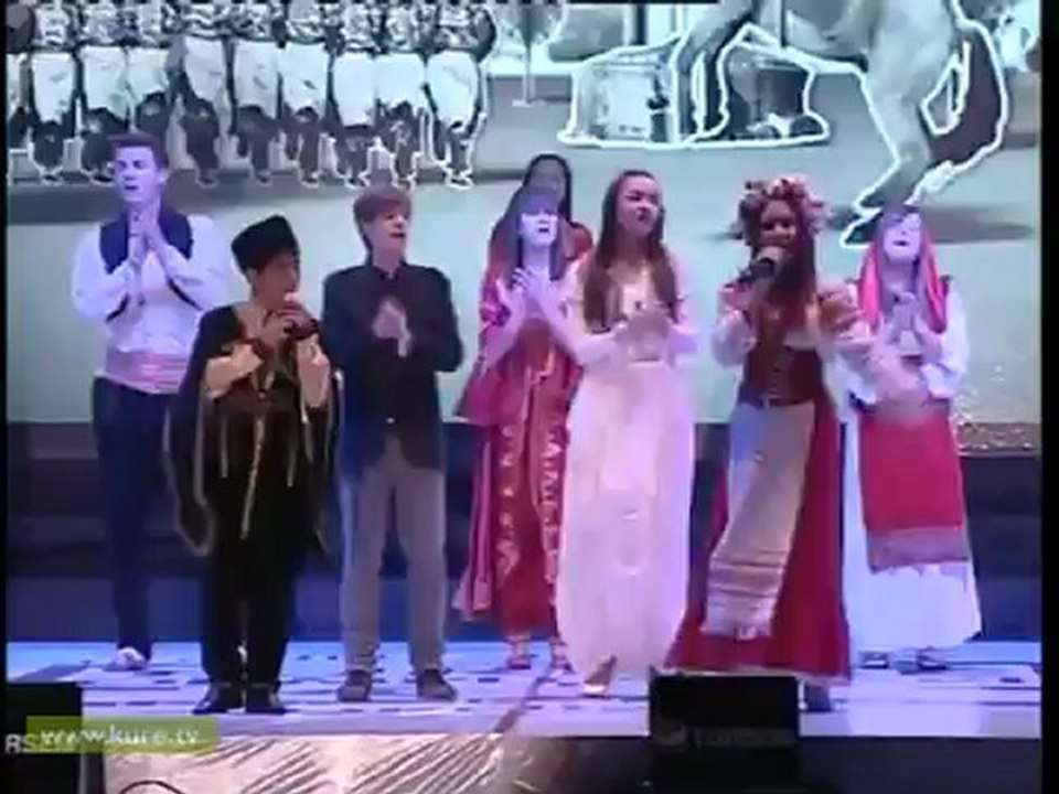 1 İstiklal Marşı İnsanlar el ele Bayram o bayram ola DENİZLİ 10.Türkçe Olimpiyatı