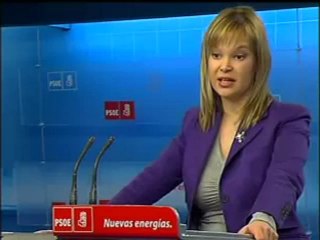 Leire Pajín se sonroja ante la agudeza de los fotógrafos