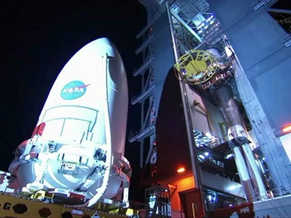 [MSL] Mars Rover Moved to Launch Complex