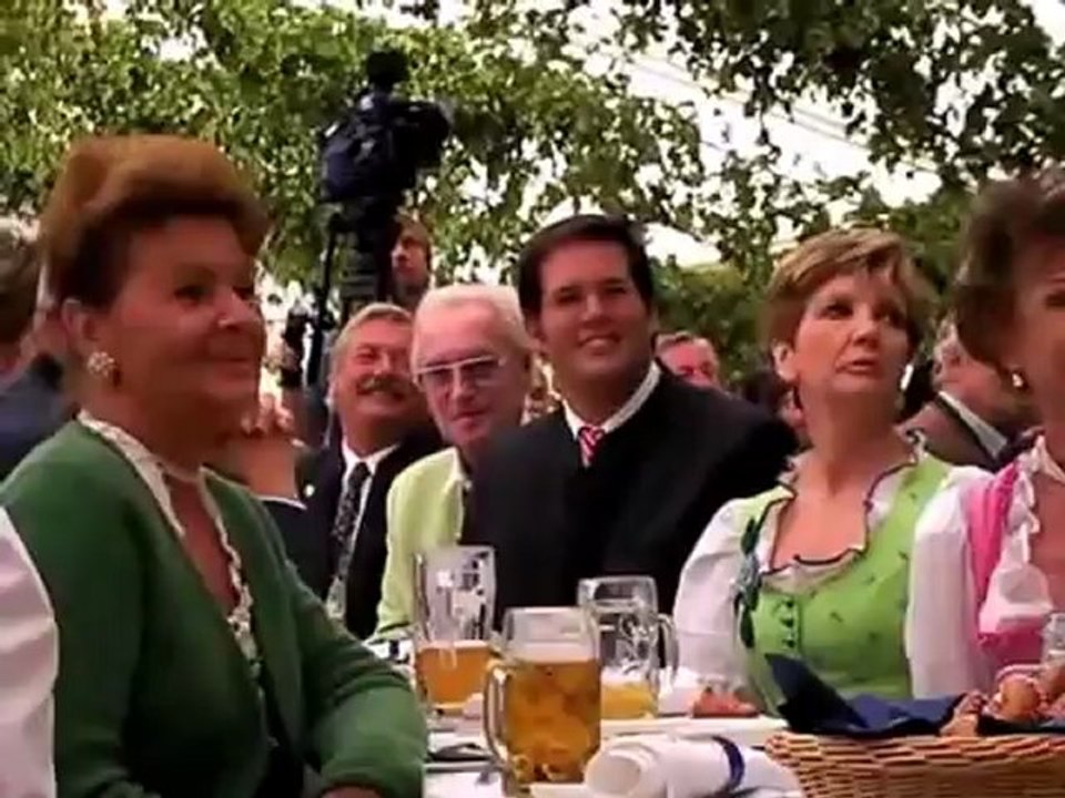 Monika Gruber bei der Hofbräu-Zeltkrug Vorstellung 2009, 1