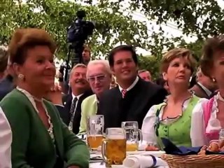 Monika Gruber bei der Hofbräu-Zeltkrug Vorstellung 2009, 1