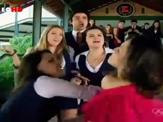 Rebelde - Maria dá uma surra em Solange