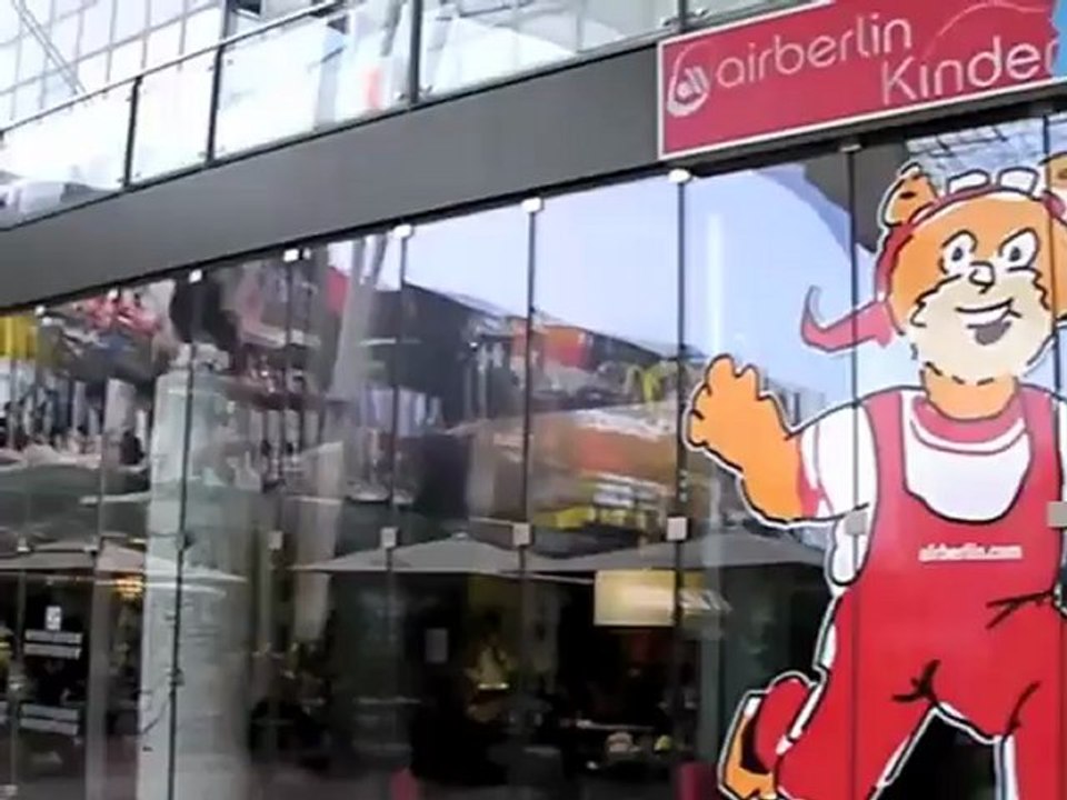 neuer McDonald's München Flughafen in grün