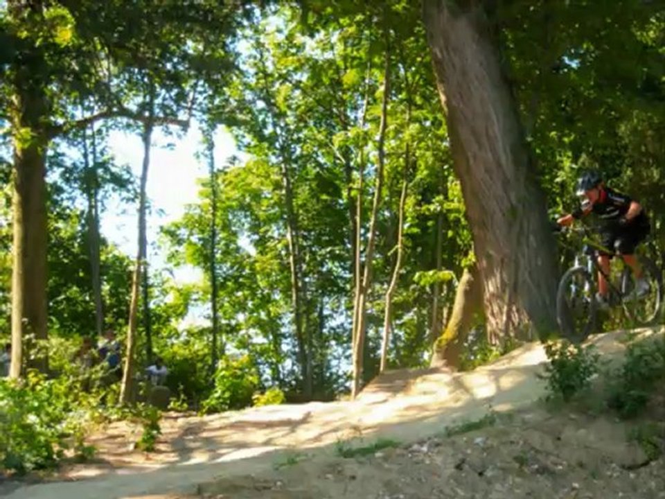 Genas ( 69740) VTT au parc du château de Veynes