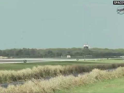[STS-133] Final Landing of Space Shuttle Discovery