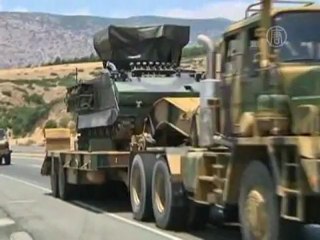 Турция направила бронетехнику к границе с Сирией
