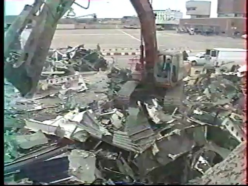 Scrapping of Hoverspeed GH-2008 "Sir Christopher" (Part 2 of 4)