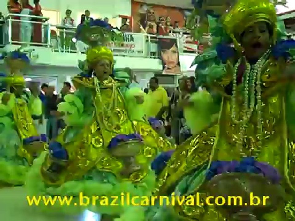 Brasilian Folklore Dance in Green and Yellow: Baianas ...