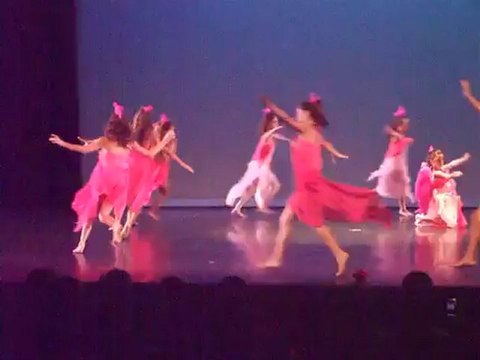 GALA DE DANSE _JAZZ ATTITUDE_ Théâtre de GRASSE .. EMMA et ses Petites Camarades....