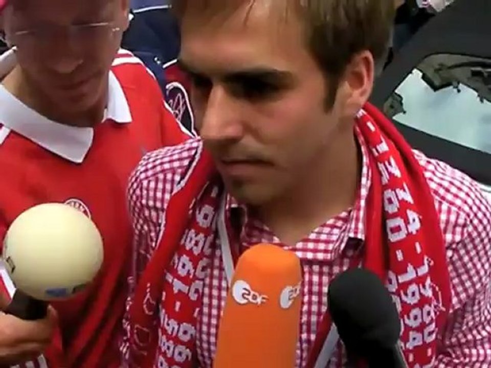 FC Bayern Meisterfeier - Statements von Spielern am 09.05.2010