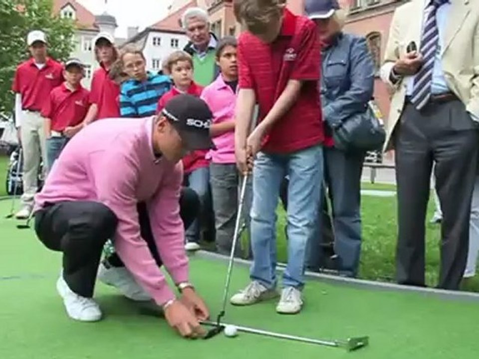 Martin Kaymer: Putten bei "Golf für alle" in München auf dem Marienhof