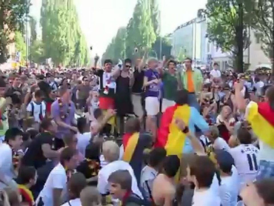WM Feier auf der Leopoldstraße & Public Viewing beim Deutschland Argentinien Viertelfinale