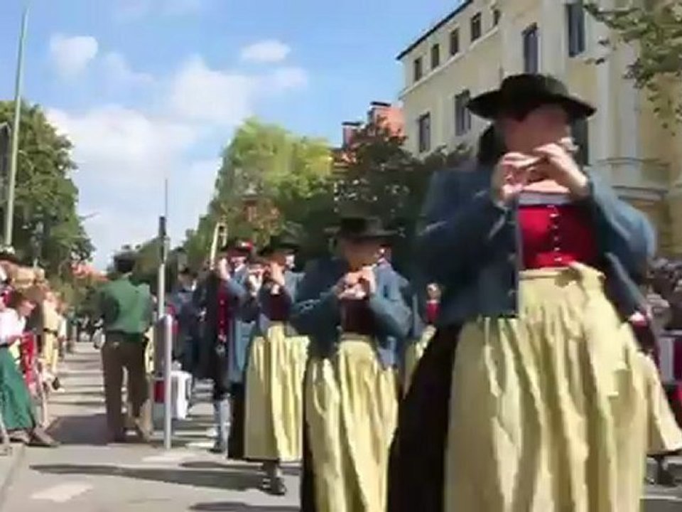Oktoberfest 2010: Trachten- und Schützenzug 19.09.2010, Pt. 2