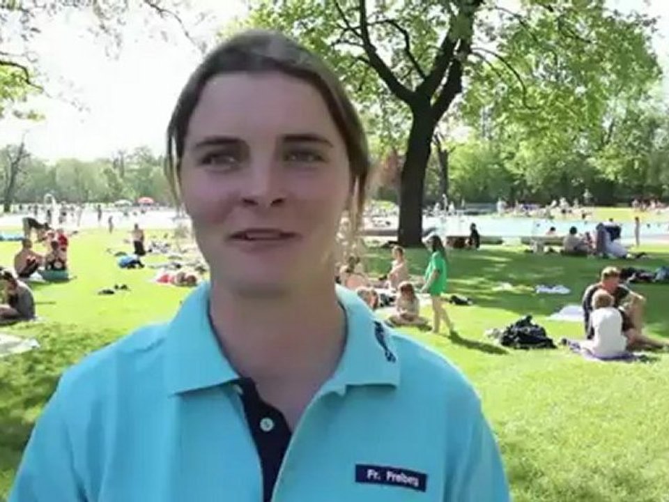 Schyrenbad: Münchner Freibad eröffnete am Karfreitag 22.04.2011