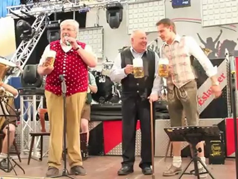 Eröffnung Frühlingsfest 2011 auf der Theresienwiese bei strahlendem Sonnenschein