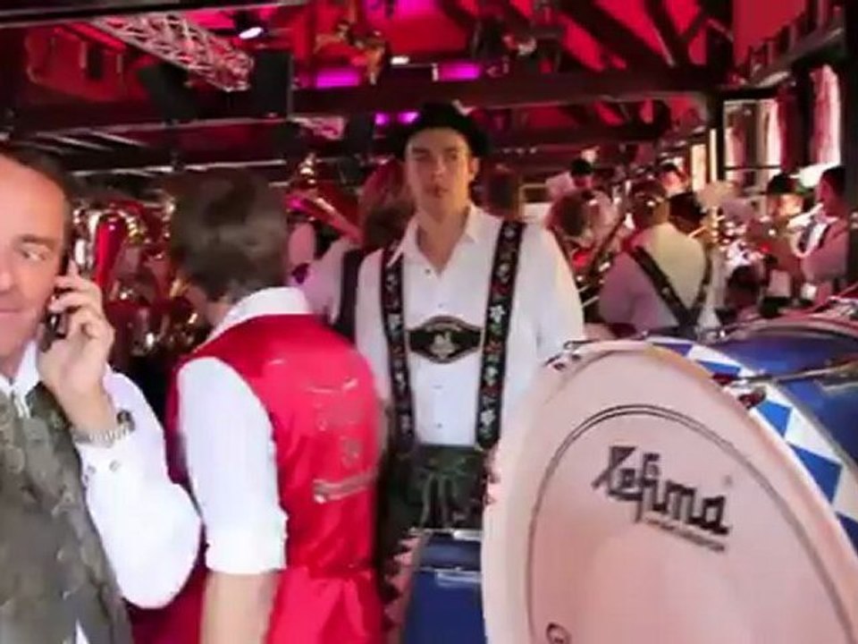 'Zur Bratwurst' @ Oktoberfest 2011 an neuem Standort