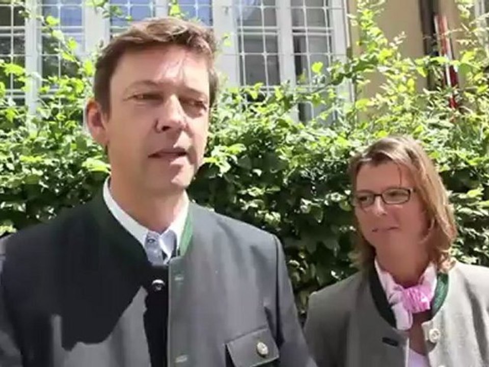 Oide Wiesn 2011: das neue Volkssänger- und Musikantenzelt Zur Schönheitskönigin