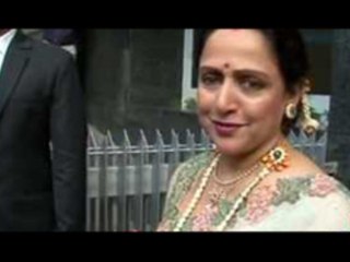 Hema Malini @ Mehendi Ceremony Of Esha Deol