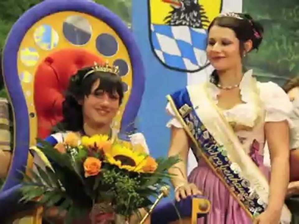 Schrobenhausener Spargelkönigin 2011/2012: Daniela Kügler. Die Krönung