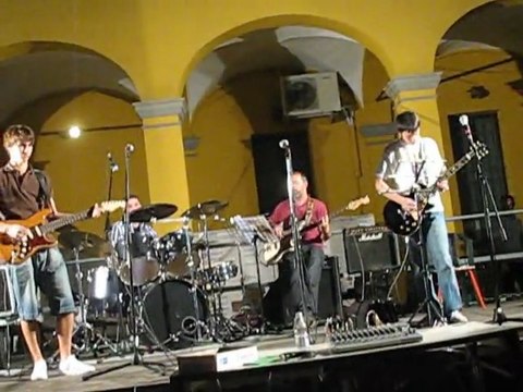 Samba pa ti, cover Carlos Santana, cortile interno q.re Saragozza Bologna.