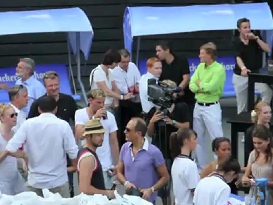 abgehoben: Hacker-Pschorr Münchner Hell in 0,33 l Bügelflasche im P1 vorgestellt