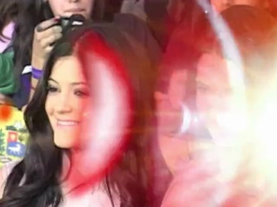 Kendall and Kylie Jenner Writing Science Fiction Novel