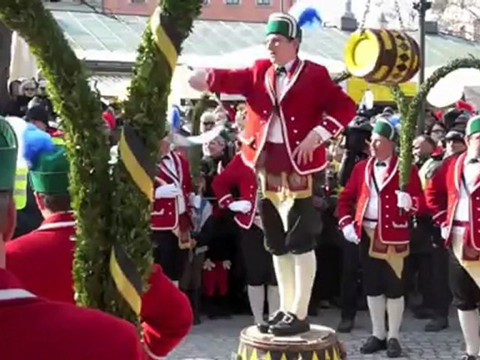 Teil 3: Schäfflertanz @ Tanz der Marktfrauen 2012 (Viktualienmarkt München)