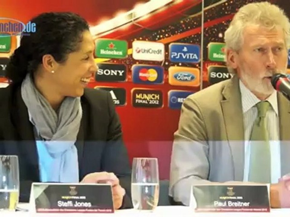 Steffi jones und paul breitner zum endspiel der uefa women's champions league 2012