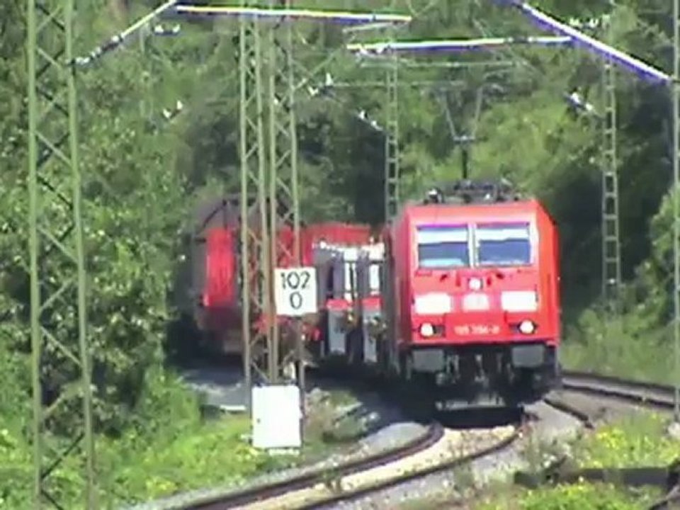 Züge, Henkelzug und Schiffe am Rhein bei Kestert, DP E42, BR101, 3x BR185