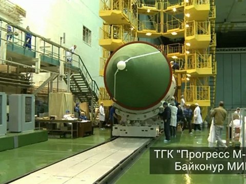 [ISS] Progress 42 Spacecraft Encapsulated with Soyuz Rocket