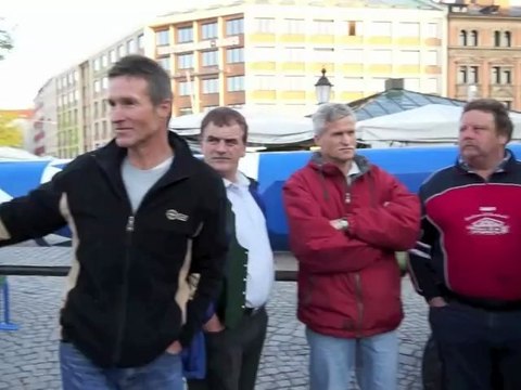 Viktualienmarkt Maibaum 2012 - am Morgen der Aufstellung