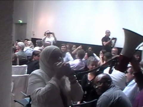 Colloque sur le logement d'insertion , Cécile Duflot fuit les mal-logés