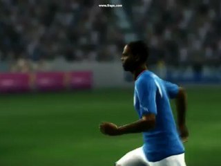 Balotelli ceza sahası dışından çok iyi bir gol!