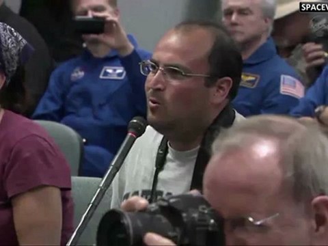 [STS-133] Crew News Conference