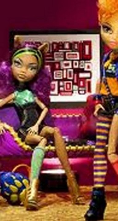 Fashion Clicks- Monster High- The Wolf sister's photo shoot
