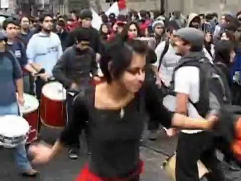 Чилийская полиция «смыла» студентов с улиц