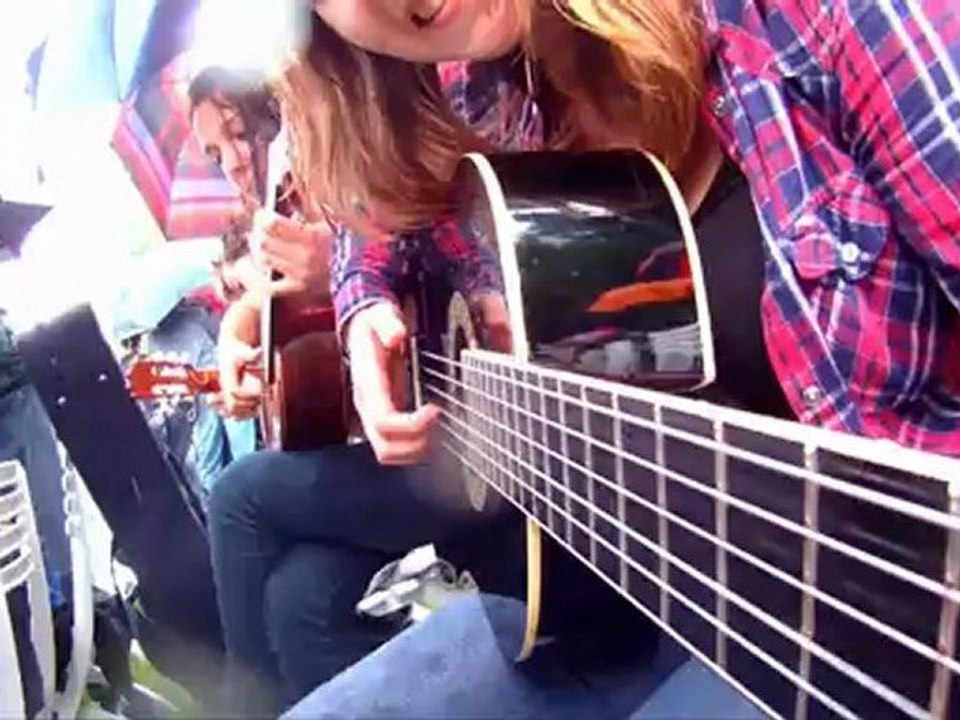 1000 guitaristes jouent Jeux interdits !