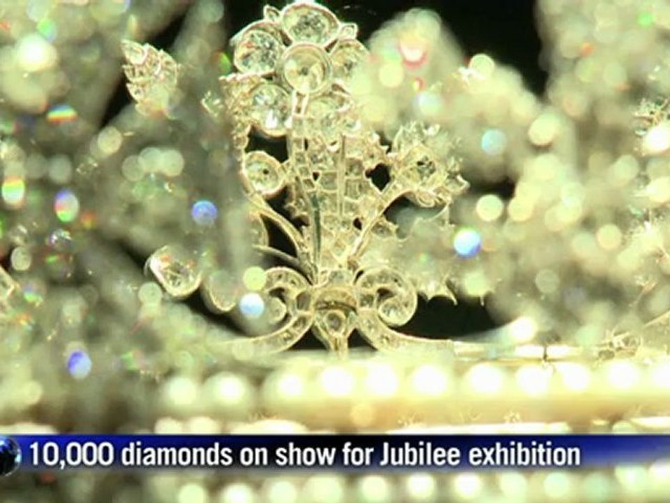 10,000 diamonds on show at Buckingham Palace