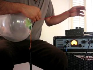 Não tens dinheiro para um baixo?