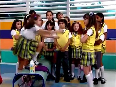 Carrossel - Valéria e Maria Joaquina saem no tapa