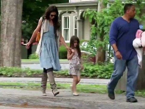 Katie Holmes Divorcing Tom Cruise