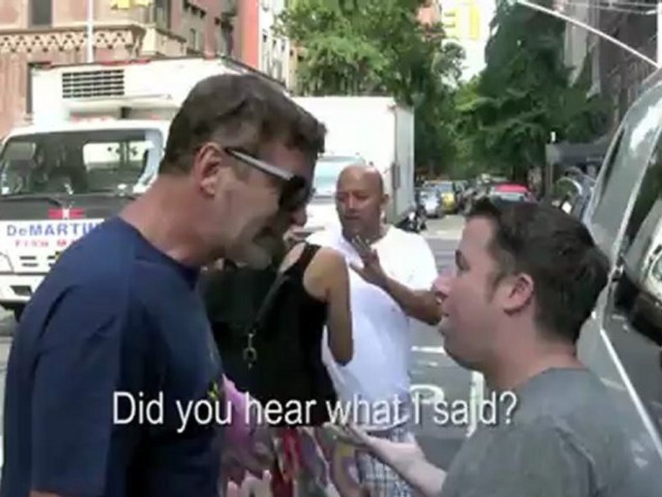 Alec Baldwin Explodes At Paparazzi